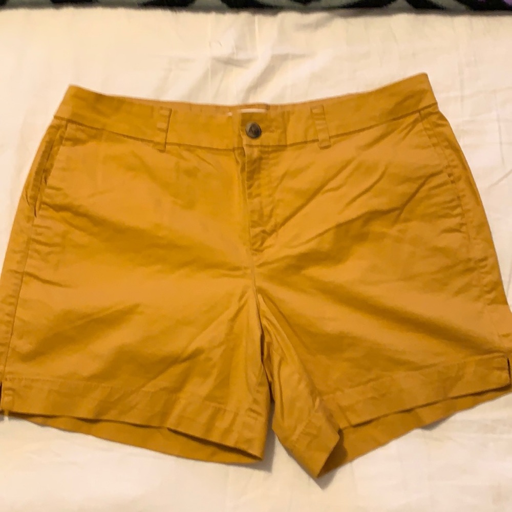 Yellow/mustard shorts Old Navy Size 12 EUC 5” inseam